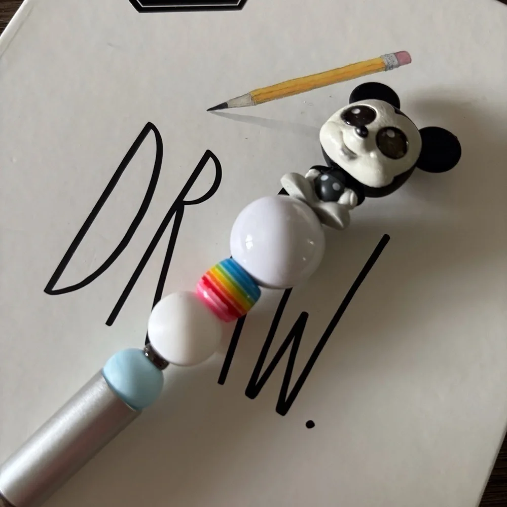 Disney Doorables: Mickey Mouse & Friends: Mickey Mouse handmade beaded pen